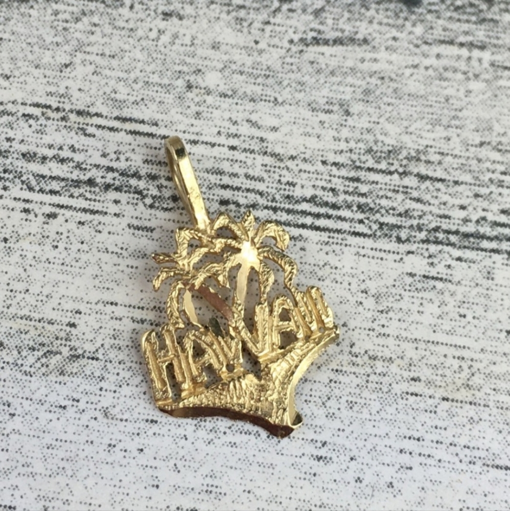 14K Gold Hawaii Palm Tree Pendant